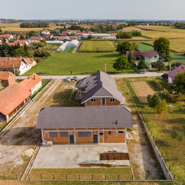 KUĆA I OBJEKT ZA ŠIRU NAMJENU (POSLOVNI, STAMBENI, SKLADIŠNI i dr.) 4