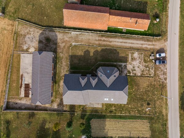 KUĆA I OBJEKT ZA ŠIRU NAMJENU (POSLOVNI, STAMBENI, SKLADIŠNI i dr.) 8